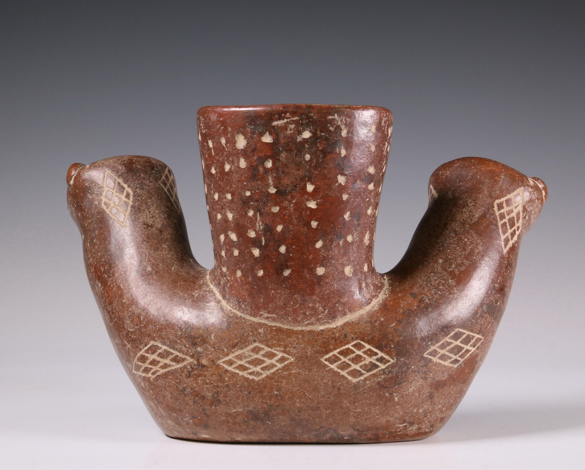 Colima, terracotta pot on three legs and a pot with a handle, possibly Aztek. - Image 7 of 13
