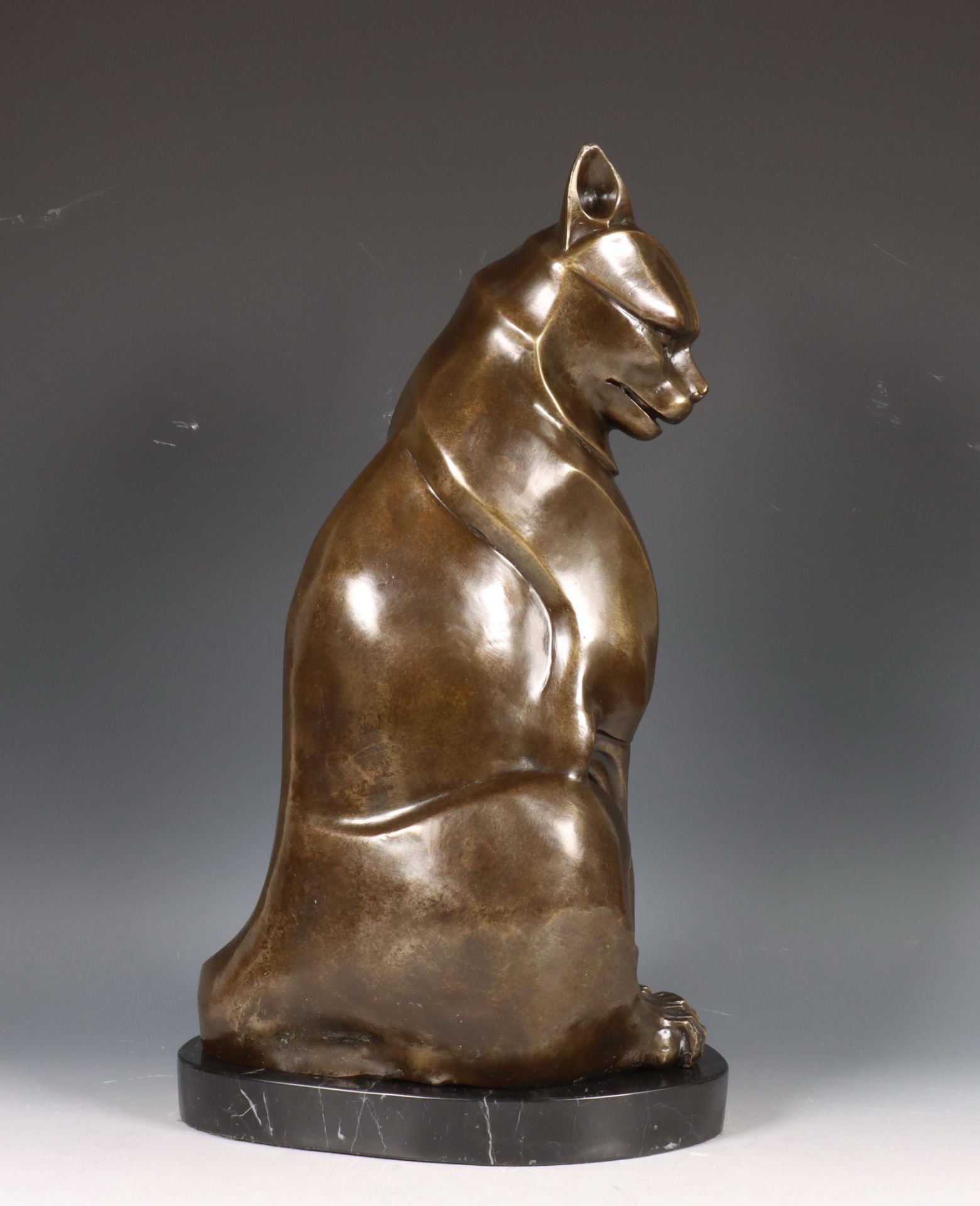 Gebronsd metalen sculptuur van gestileerde kat, naar Francois Pompon, 20e eeuw. - Bild 3 aus 5
