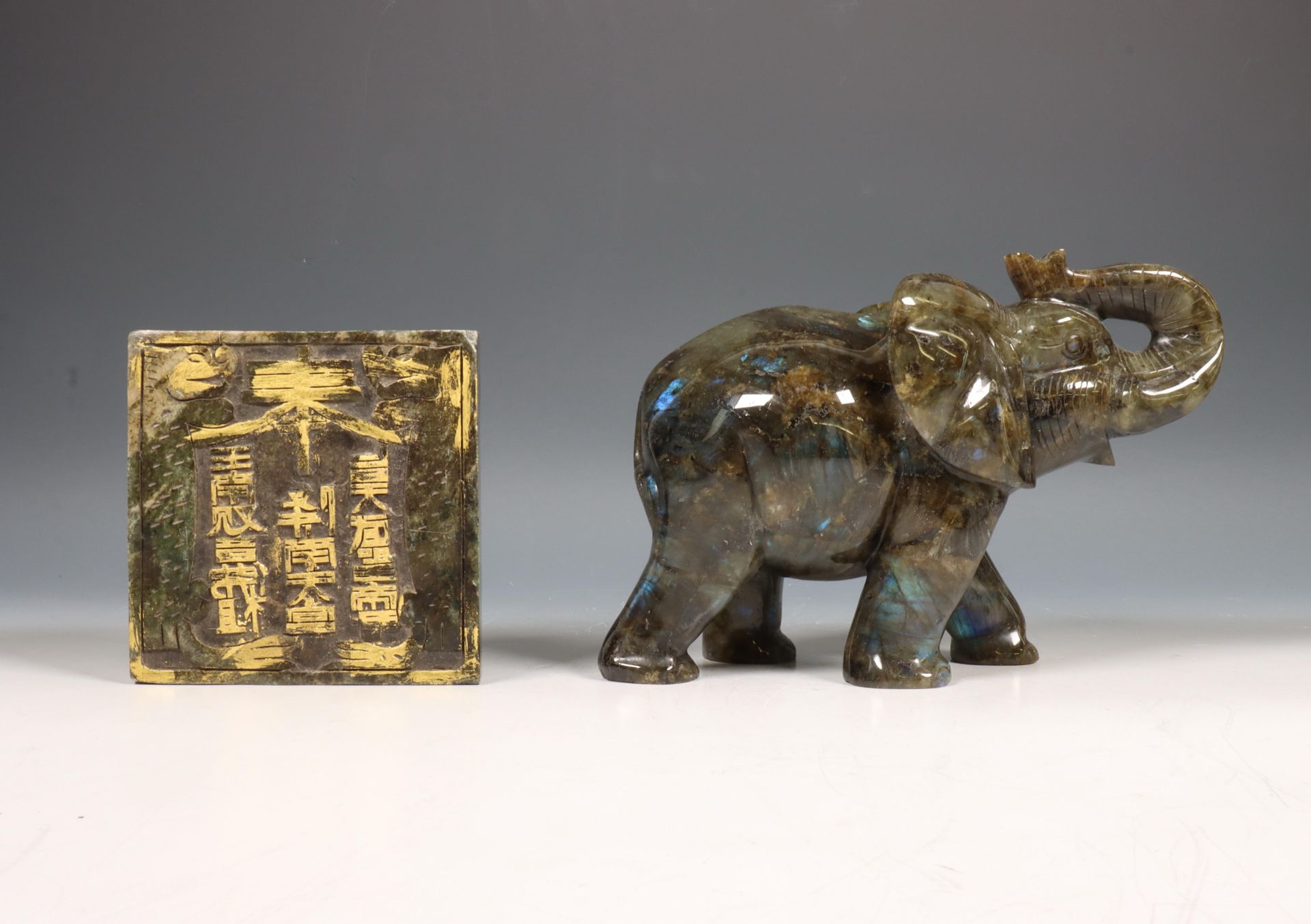 Hardstenen figuur van een olifant, modern, - Bild 2 aus 2