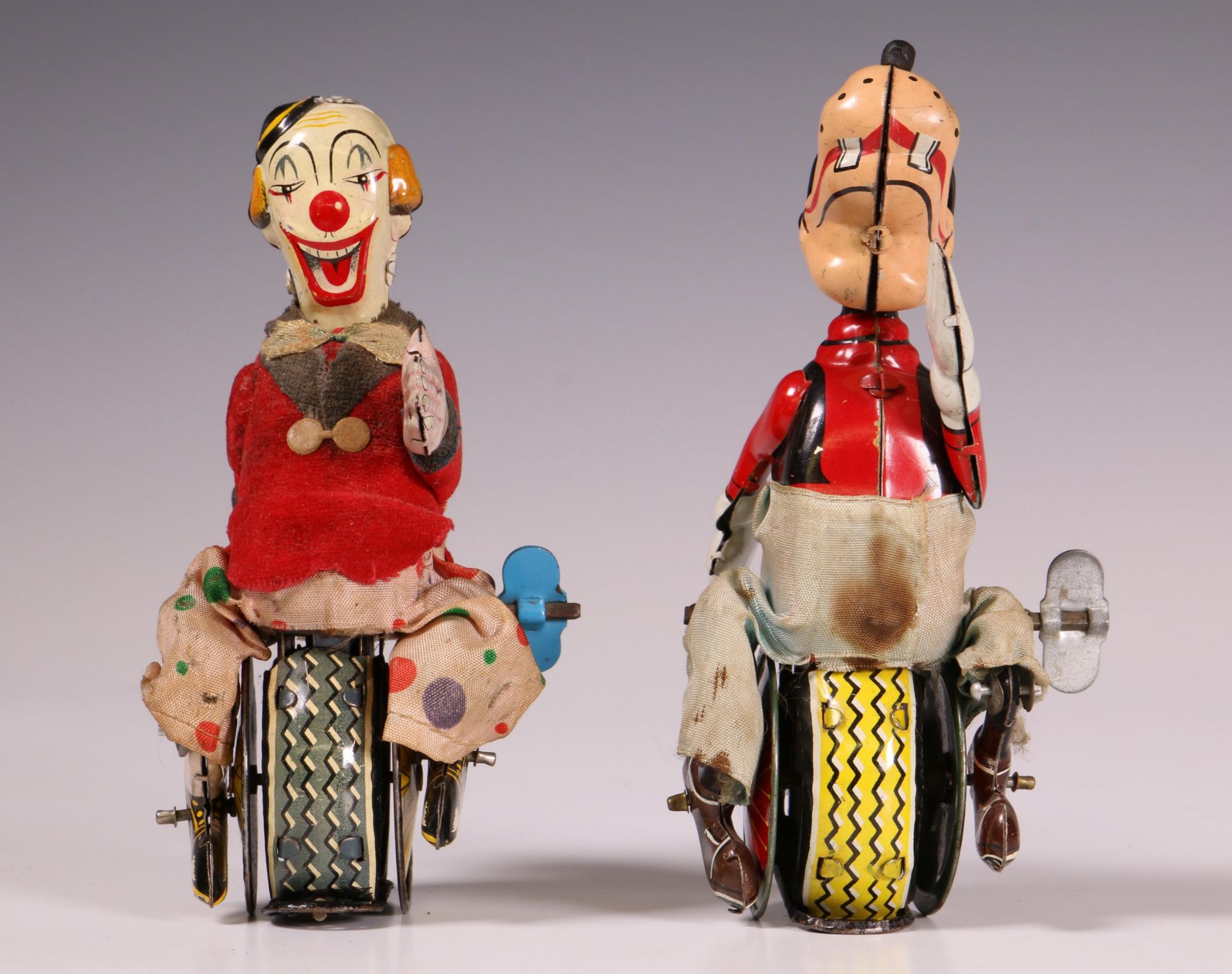 Japan, twee stuks blikken speelgoed, clown en goofy op eenwieler. - Bild 4 aus 7