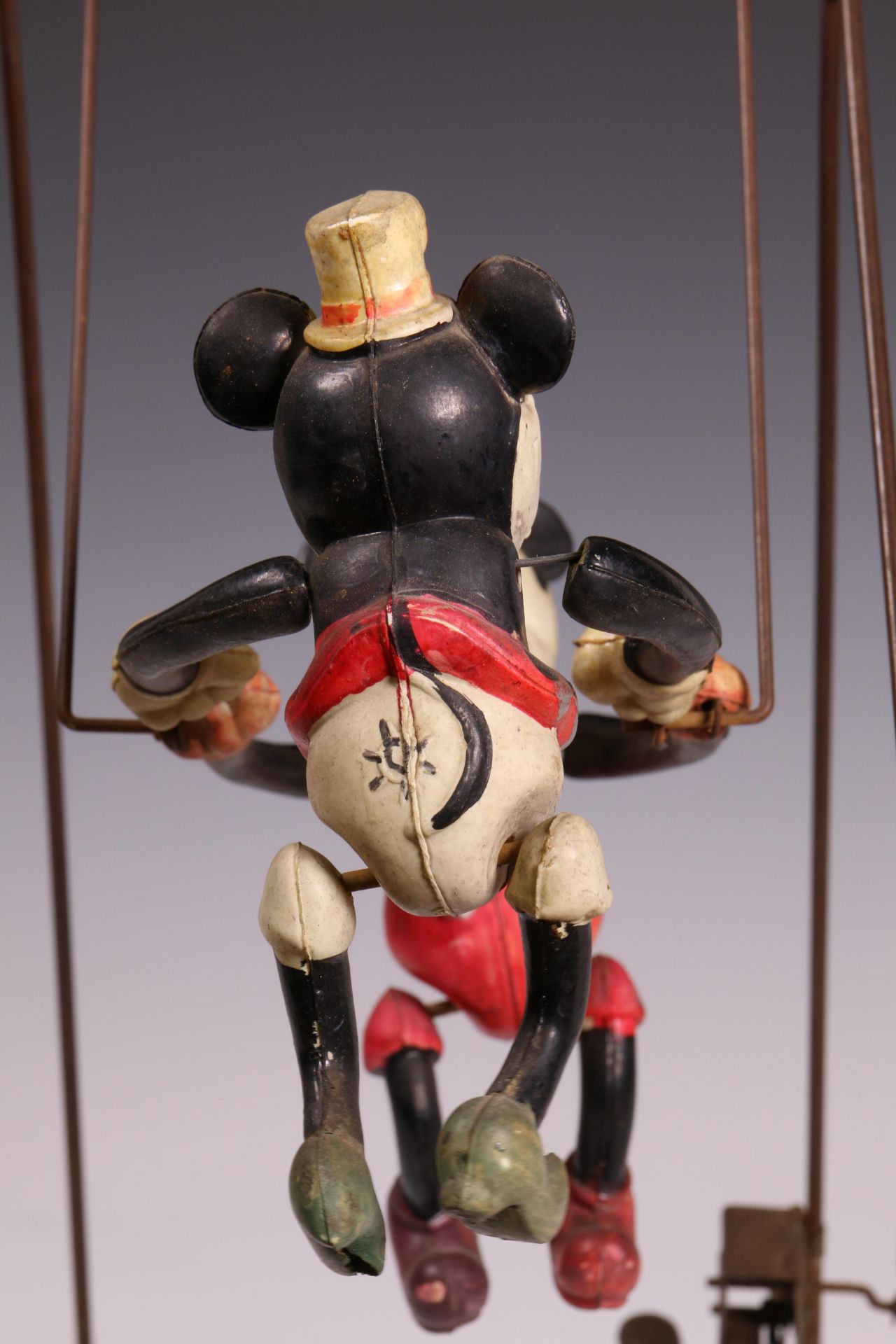 Japan, Mickey en Minnie Mouse in balans, ca. 1930. - Image 2 of 8