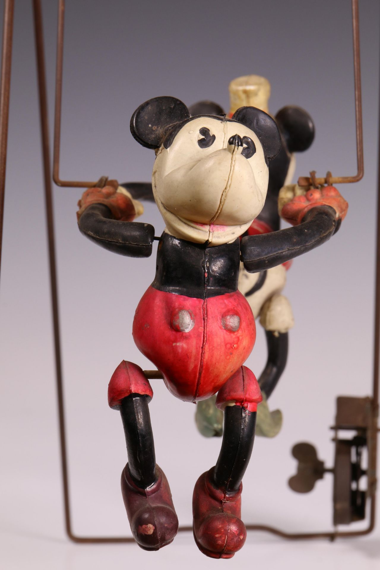 Japan, Mickey en Minnie Mouse in balans, ca. 1930. - Bild 3 aus 8