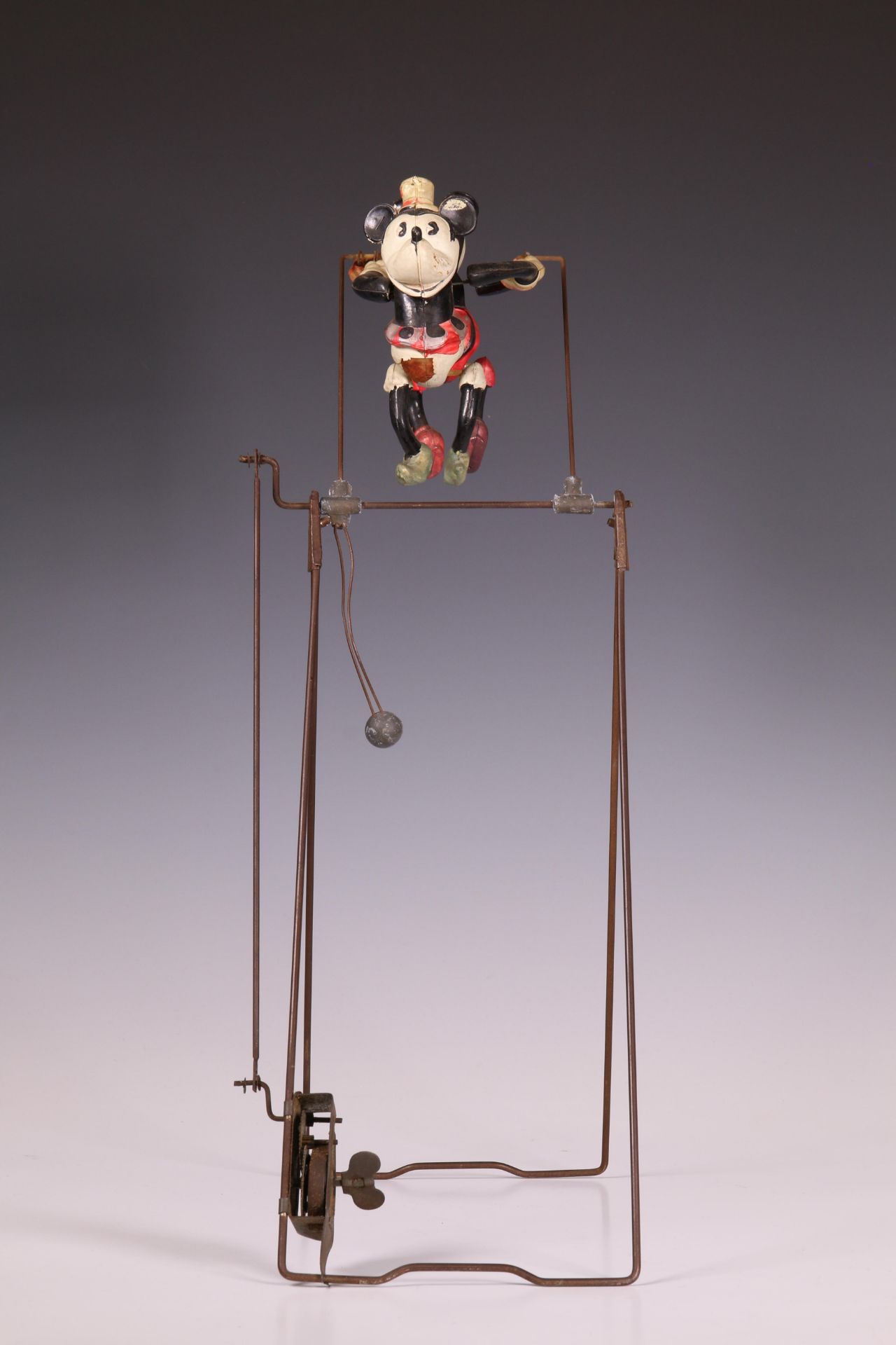 Japan, Mickey en Minnie Mouse in balans, ca. 1930. - Bild 4 aus 8