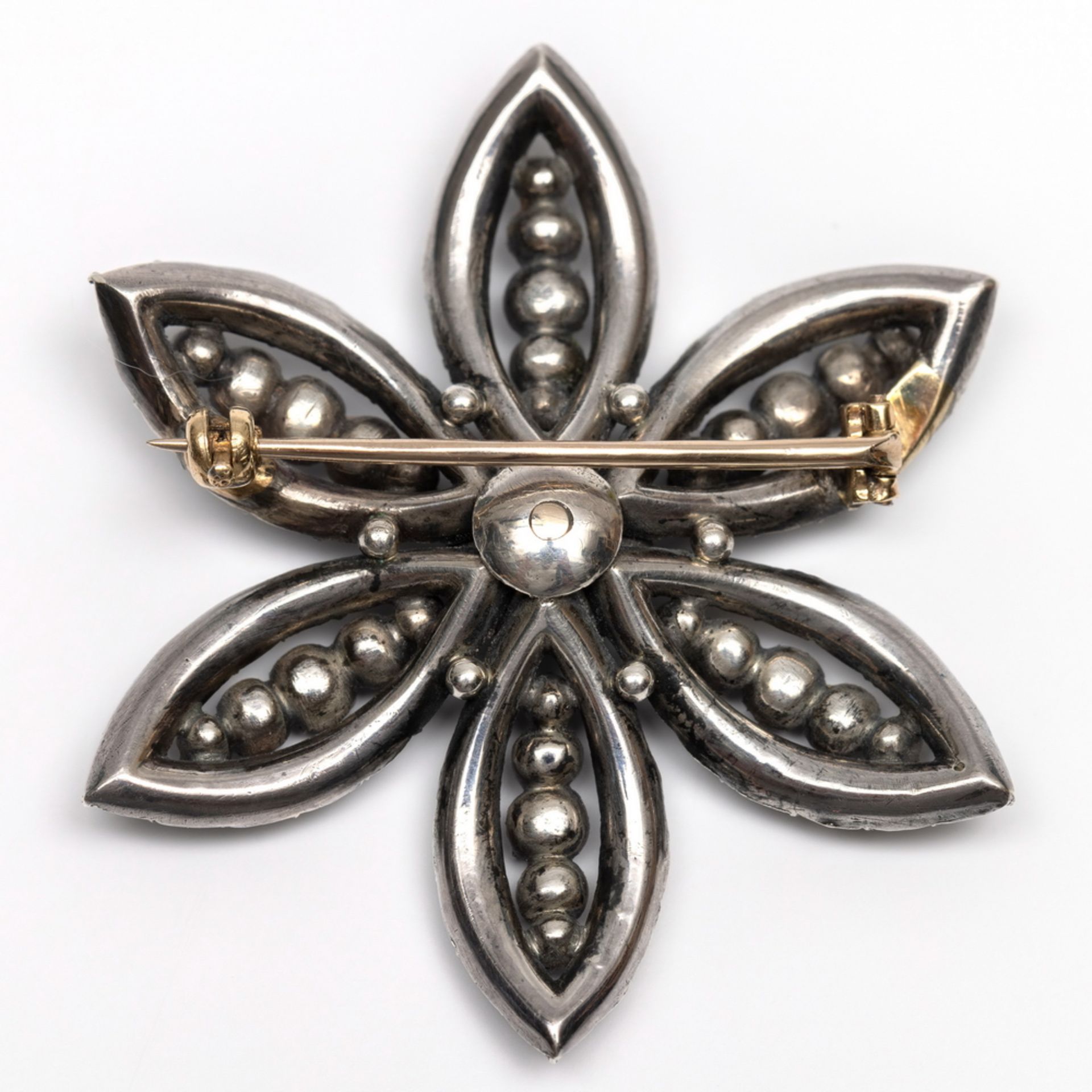 Een zilveren diamanten broche, 19e eeuw. - Bild 2 aus 2