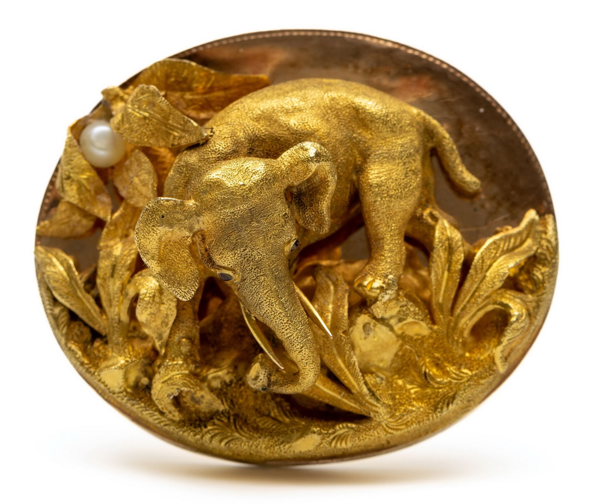 Beneden wettelijk gehalte gouden ovale broche, 19e eeuw.