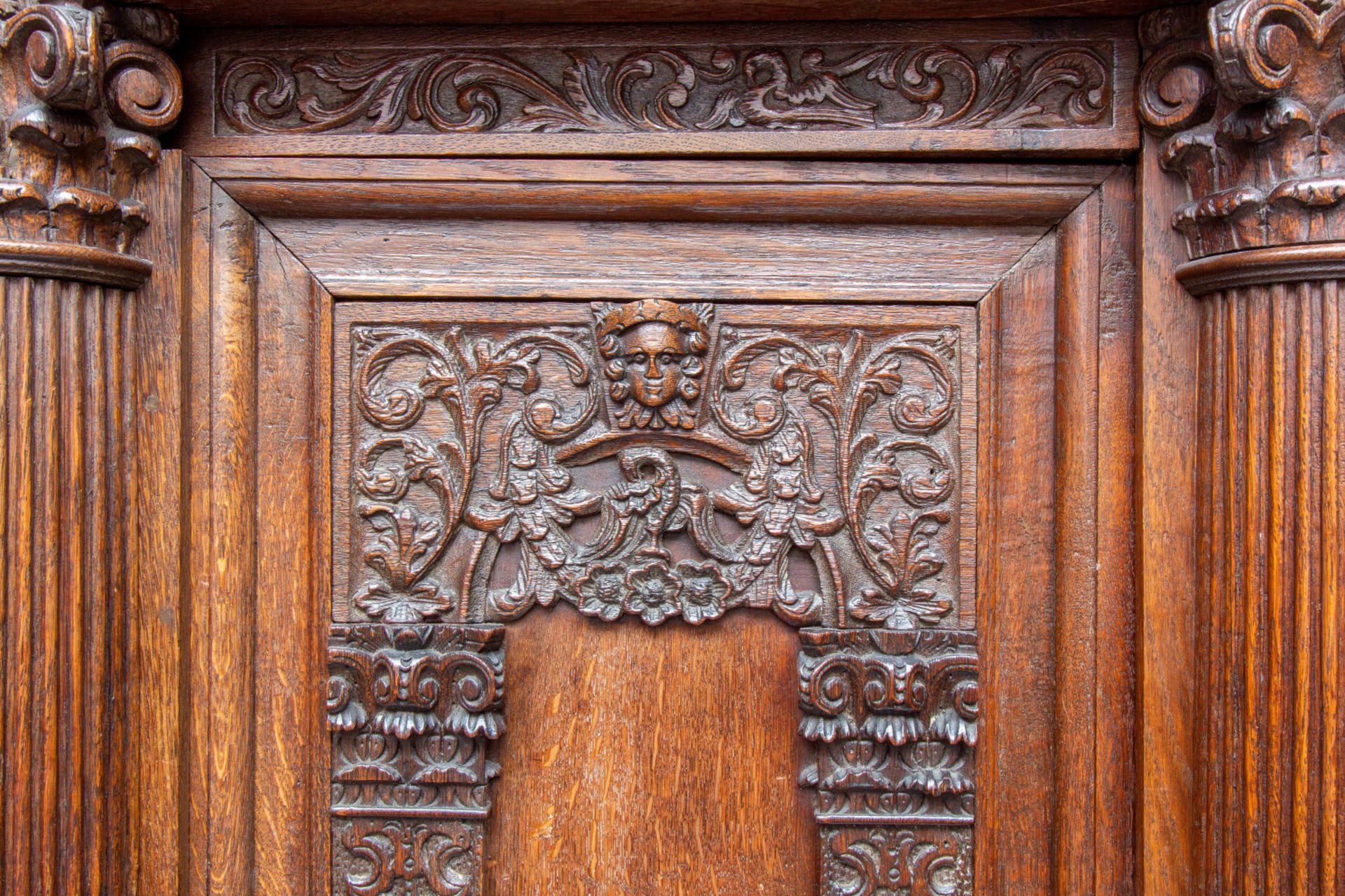 Rijk gestoken eikenhouten keeftkast, Renaissance, ca. 1700, - Image 3 of 4