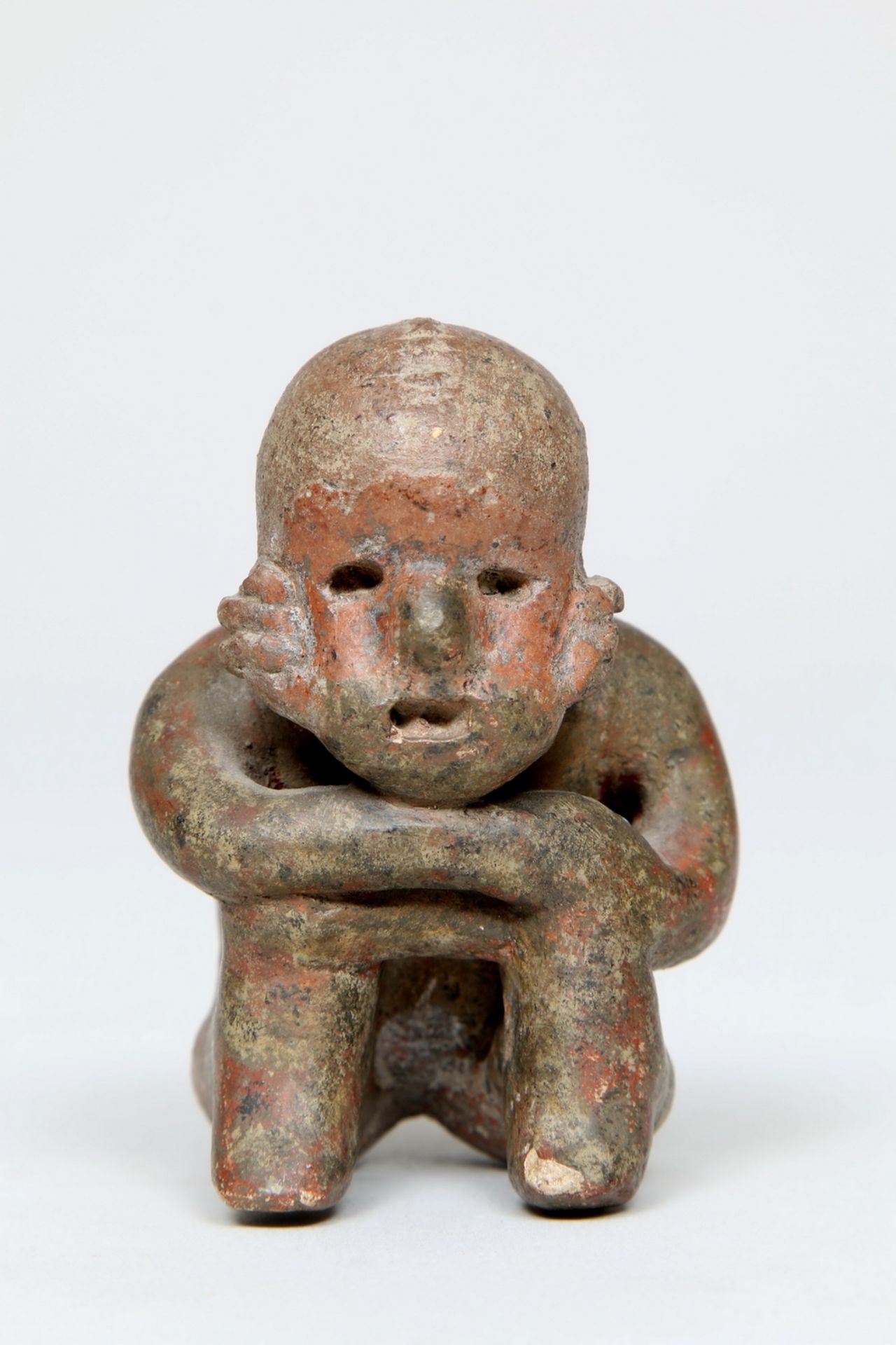 West Mexico, a small seated figure, 1st century BC - 2nd Century AD. - Bild 4 aus 4