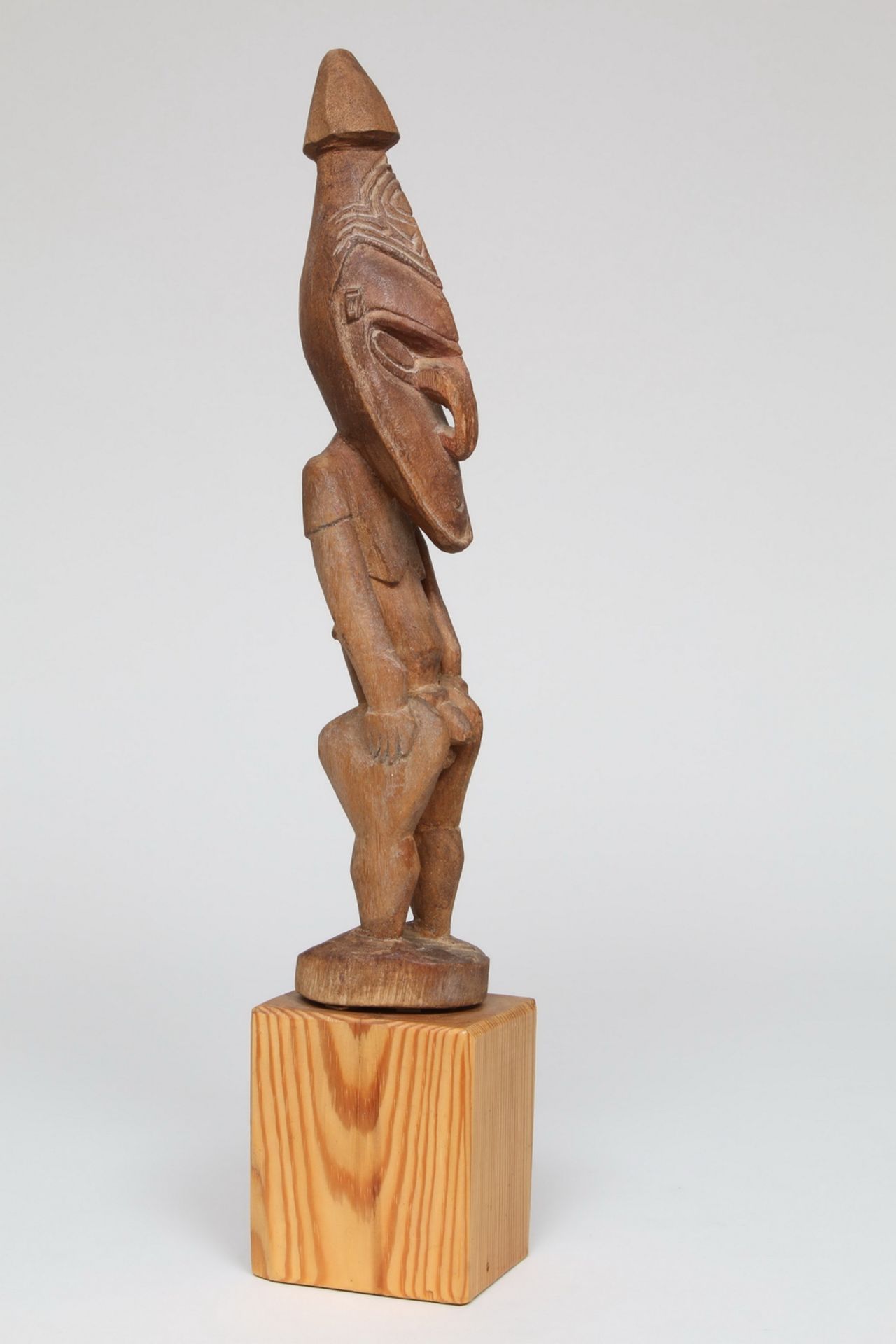 P.N. Guinea, Lower Sepik, standing male ancestor figure, - Image 2 of 4