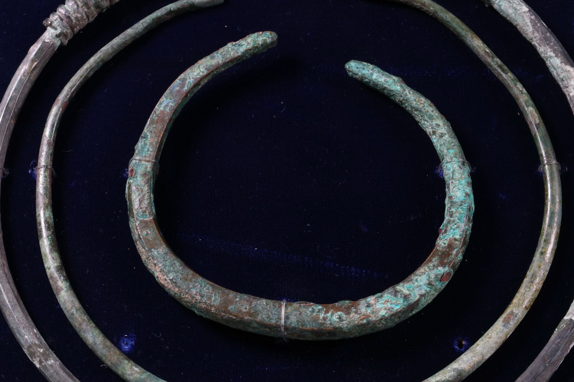 Two Western Europe bronze necklaces and an armband, Bronze Age, - Image 6 of 8