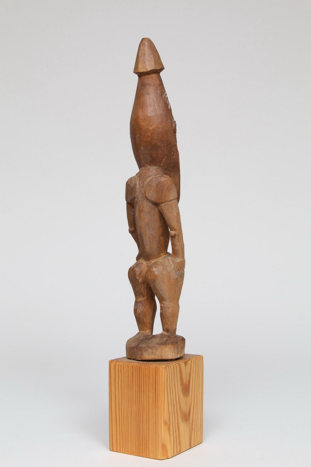 P.N. Guinea, Lower Sepik, standing male ancestor figure, - Image 3 of 4