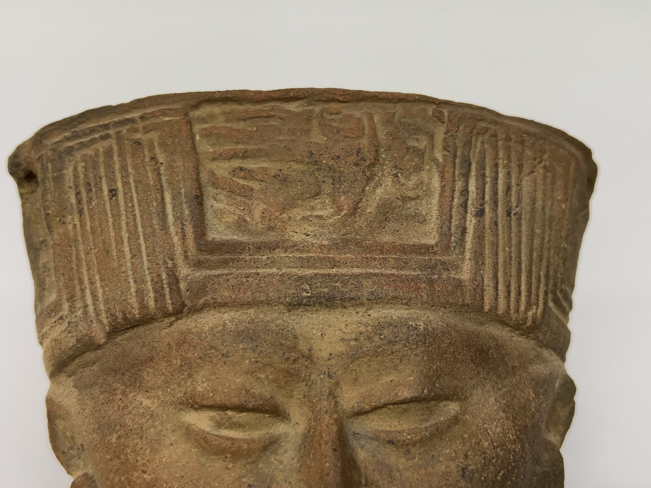 Mexico, Vera Cruz, terracotta bust of a smiling lady, 600-900 - Image 4 of 4