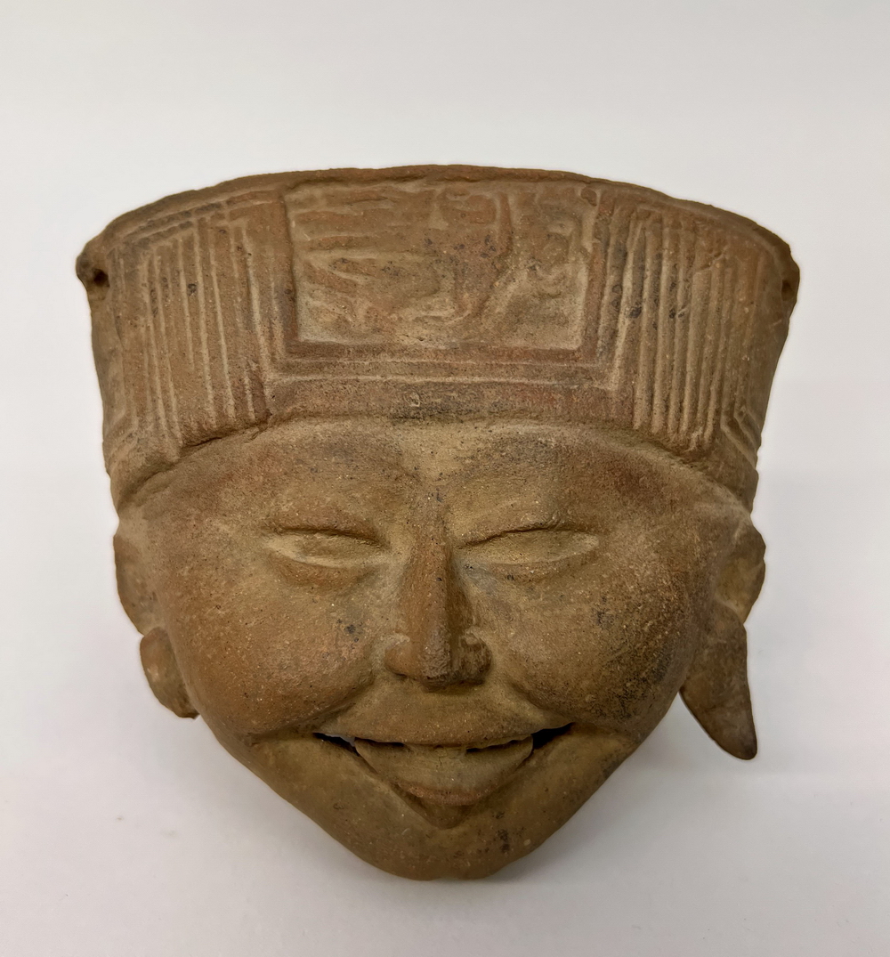 Mexico, Vera Cruz, terracotta bust of a smiling lady, 600-900 - Image 3 of 4