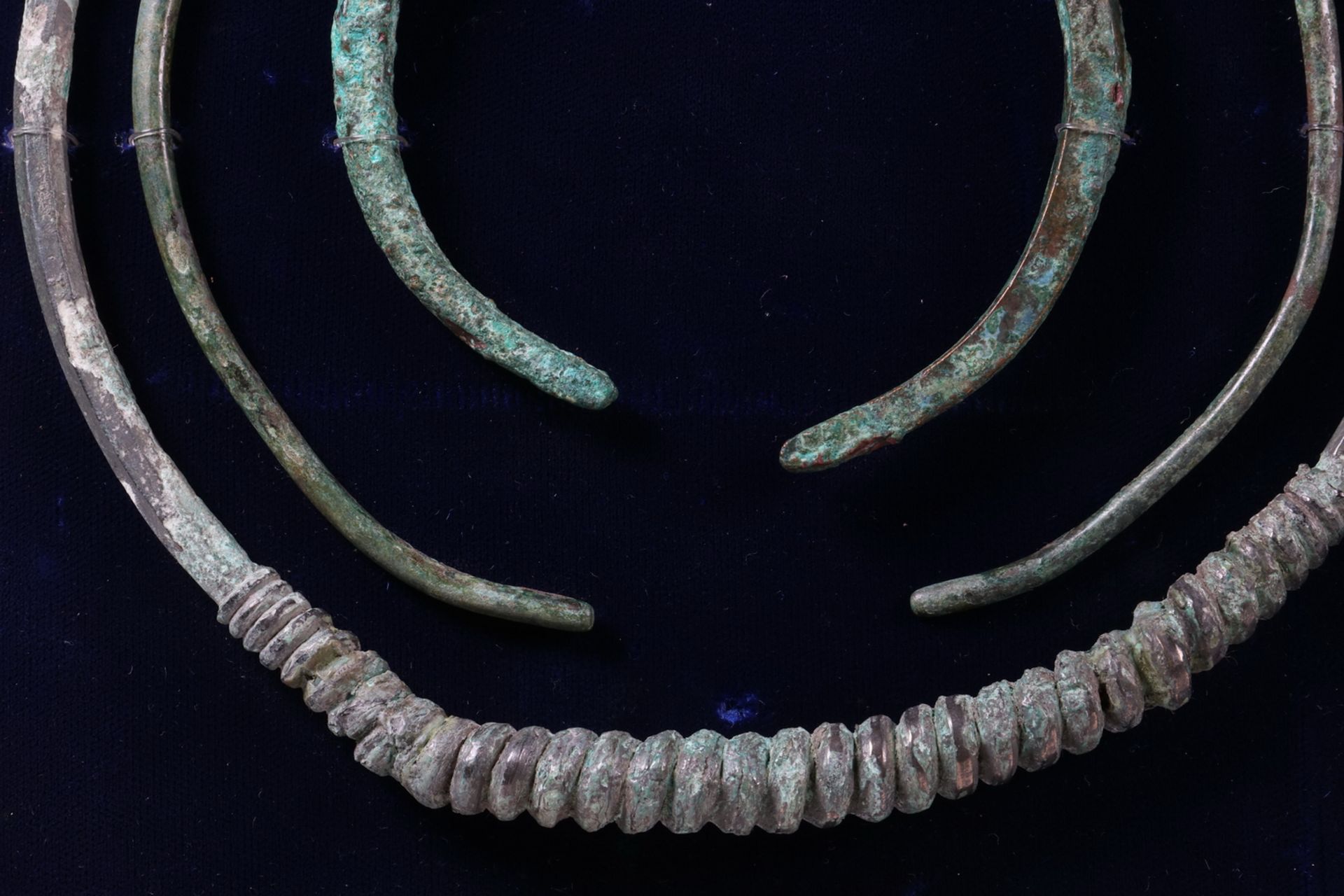 Two Western Europe bronze necklaces and an armband, Bronze Age, - Image 5 of 8