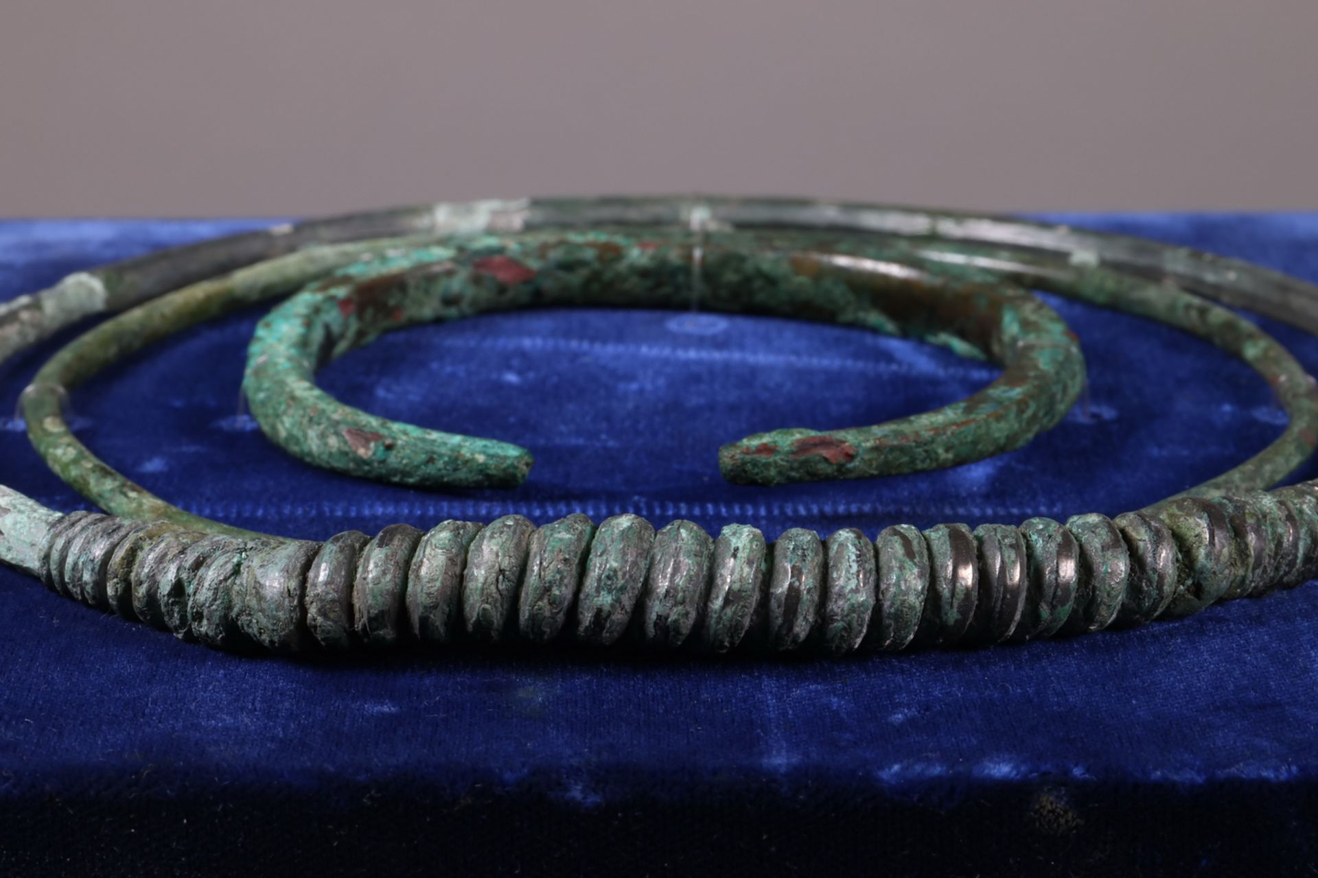 Two Western Europe bronze necklaces and an armband, Bronze Age, - Image 8 of 8
