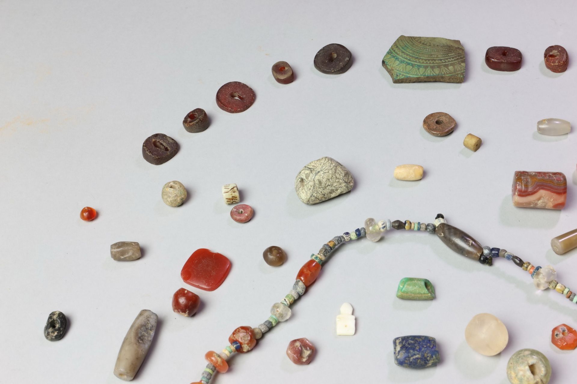 Collection of antique beads, agate, glass, amber and other. - Image 6 of 7