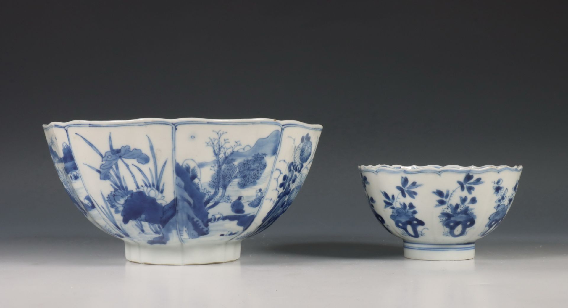 China, twee blauw-wit porseleinen kommen, Kangxi periode (1662-1722), - Image 5 of 10