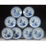 China, set van negen blauw-wit porseleinen bordjes, Qianlong periode (1736-1795),