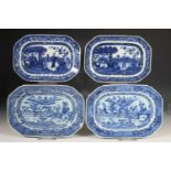 China, twee paar blauw-wit porseleinen dienschalen, Qianlong,