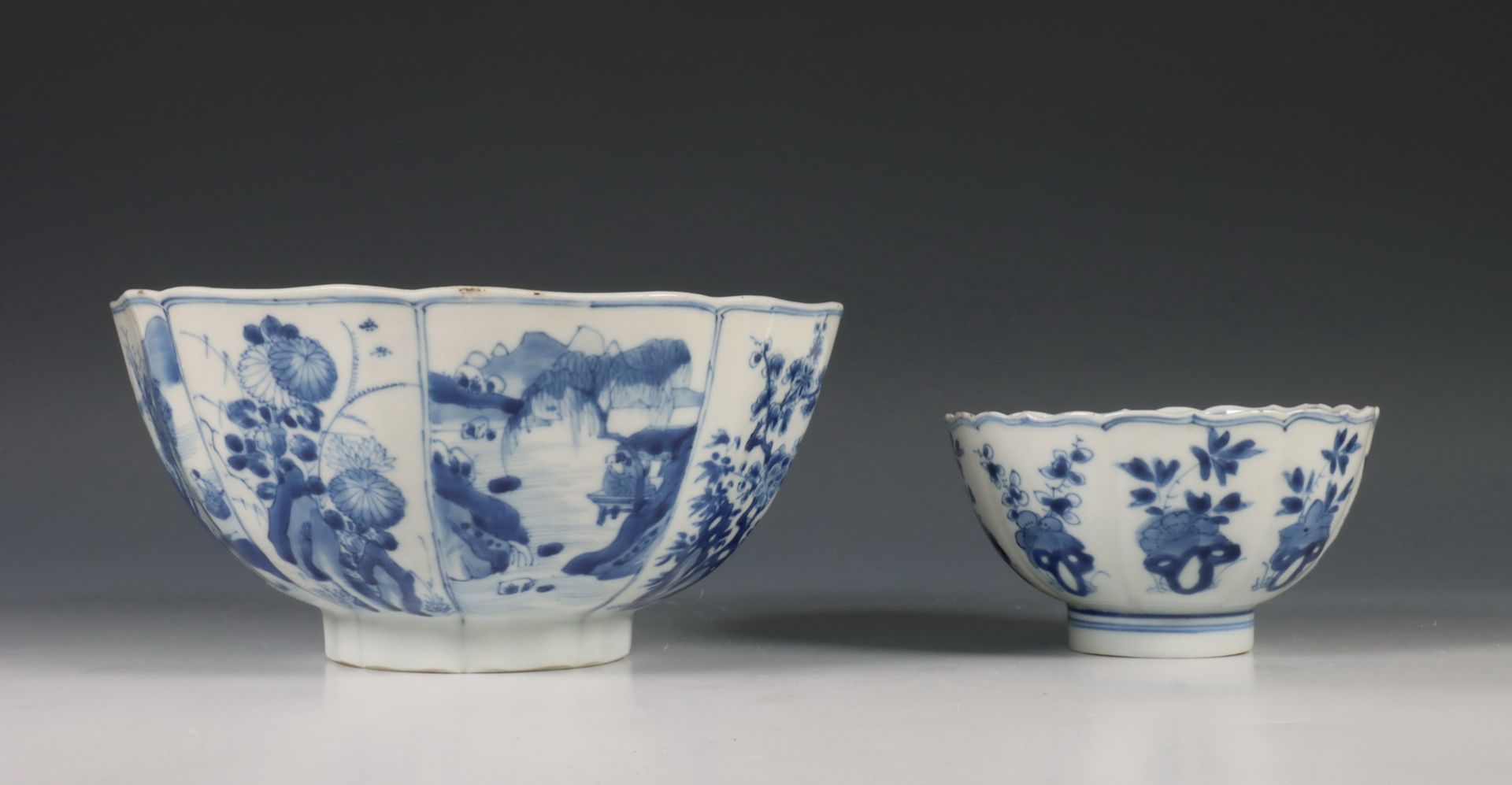 China, twee blauw-wit porseleinen kommen, Kangxi periode (1662-1722), - Image 7 of 10