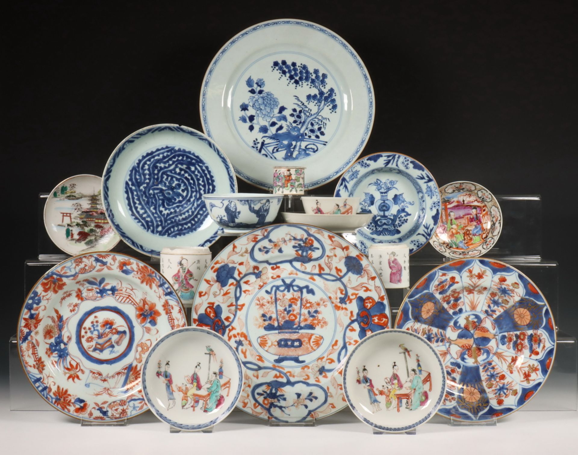 China, collectie blauw-wit en famille rose porselein, 18e eeuw en later,