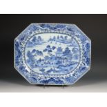 China, blauw-wit porseleinen dienschaal, Qianlong periode (1736-1795),