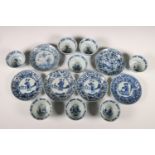 China, collectie blauw-wit porseleinen theekommen en schotels, Kangxi periode (1662-1722),