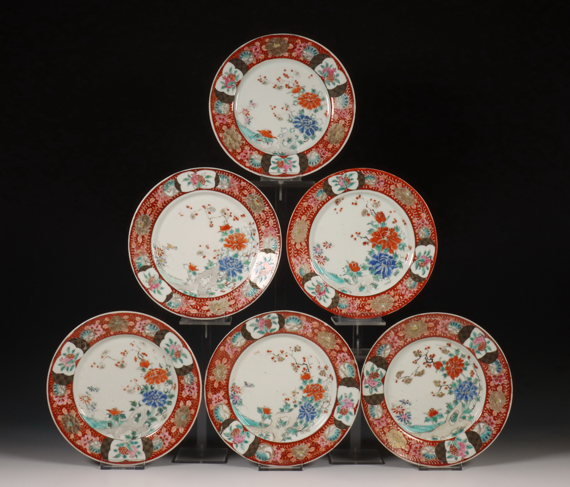 Japan, set van twaalf Kutani porseleinen borden, Meiji periode (1868-1912), - Image 3 of 4