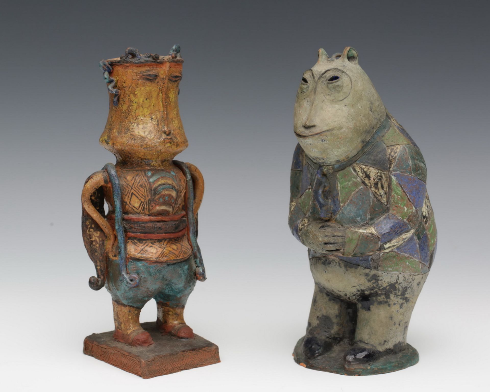 Etie van Rees (1890-1973), twee aardewerken vormstukjes, 1961 en 1964,
