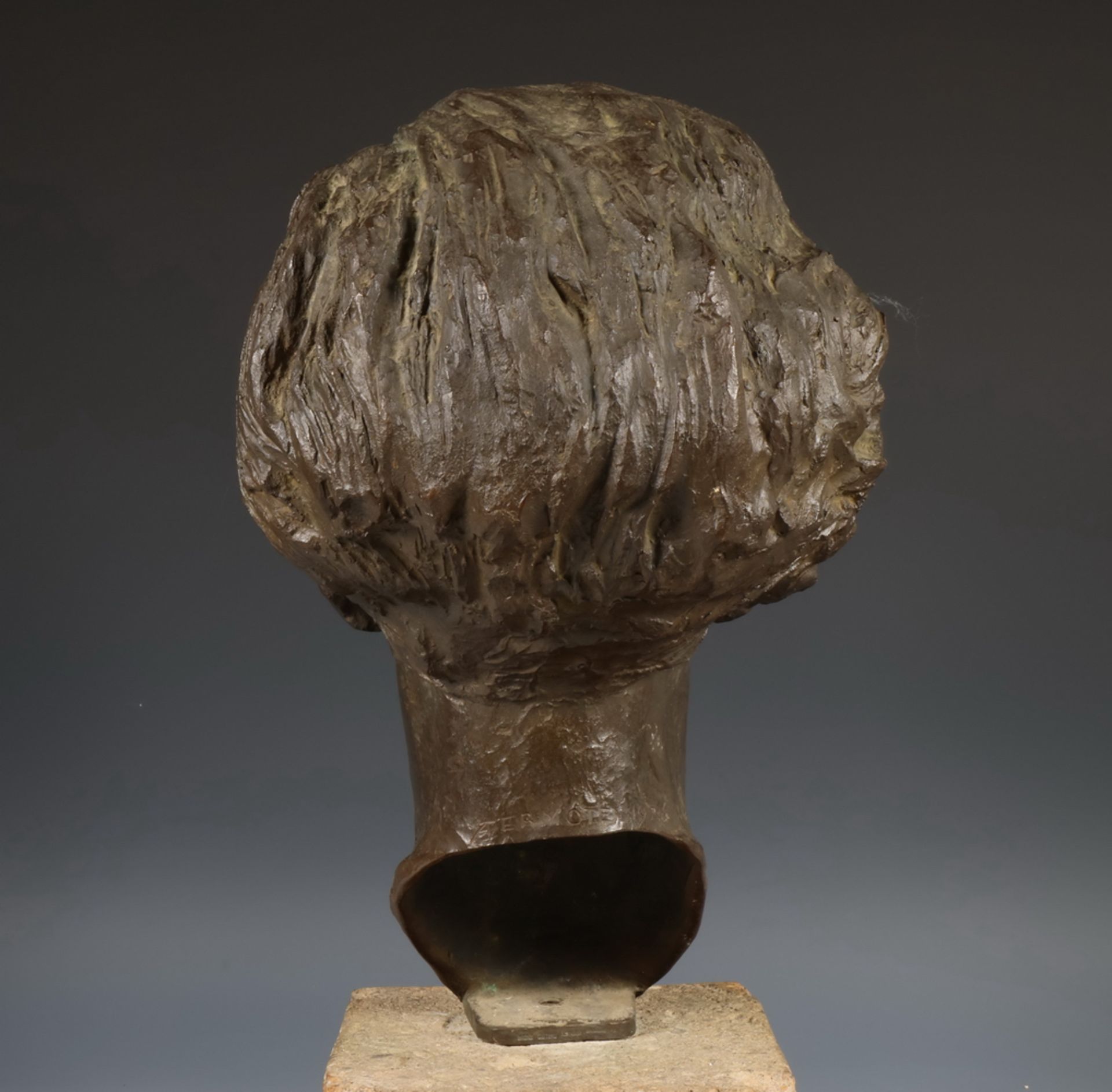 Albert Termote (1887-1978), bruin gepatineerde bronzen vrouwen buste, gedateerd 1926, - Bild 4 aus 4