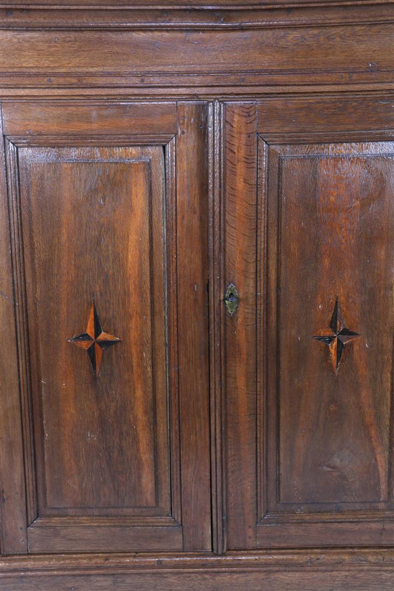 Solid oak 2-door cupboard with straight profiled hood - Bild 2 aus 3