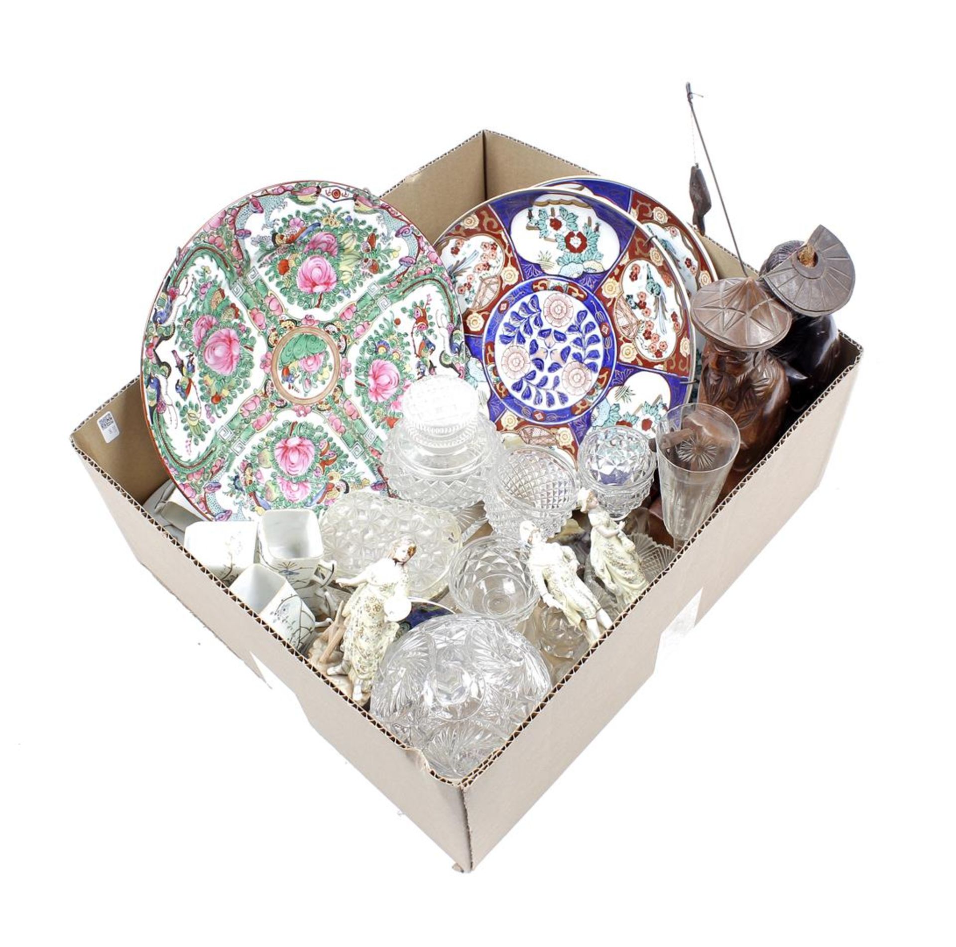 Box with crystal, oriental porcelain etc.