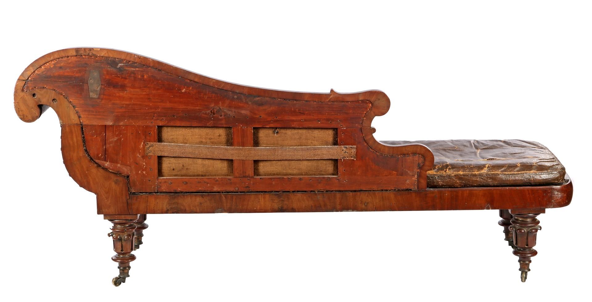 Mahogany veneer English sofa with stitching and leatherette upholstery - Bild 3 aus 3