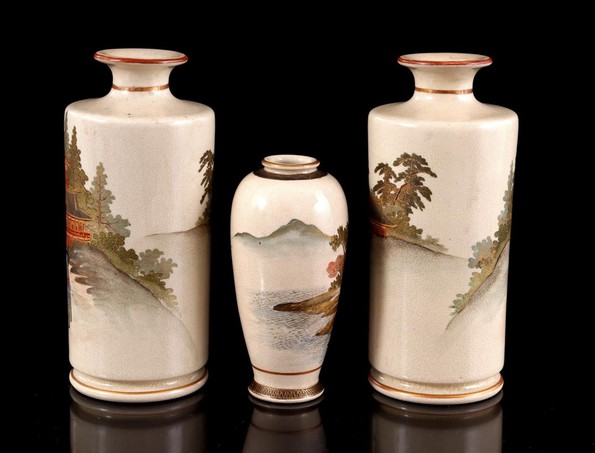 Satsuma 2 vases with a decor of women in a landscape - Image 2 of 3