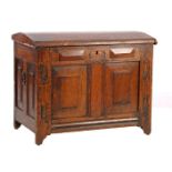 Oak blanket chest with saddle roof