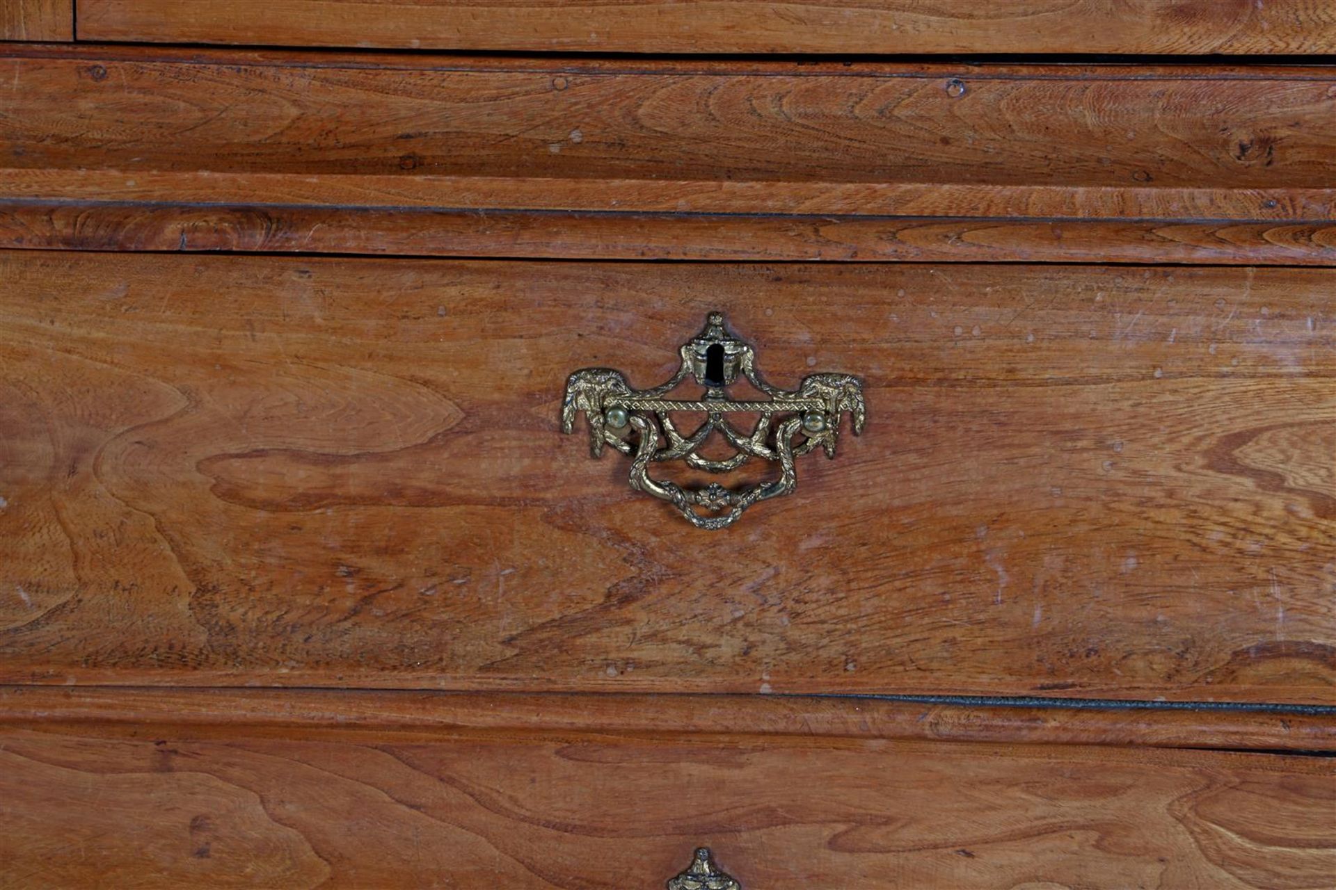 Fruit wood veneer on oak Dutch cabinet, with fine carving - Bild 2 aus 2