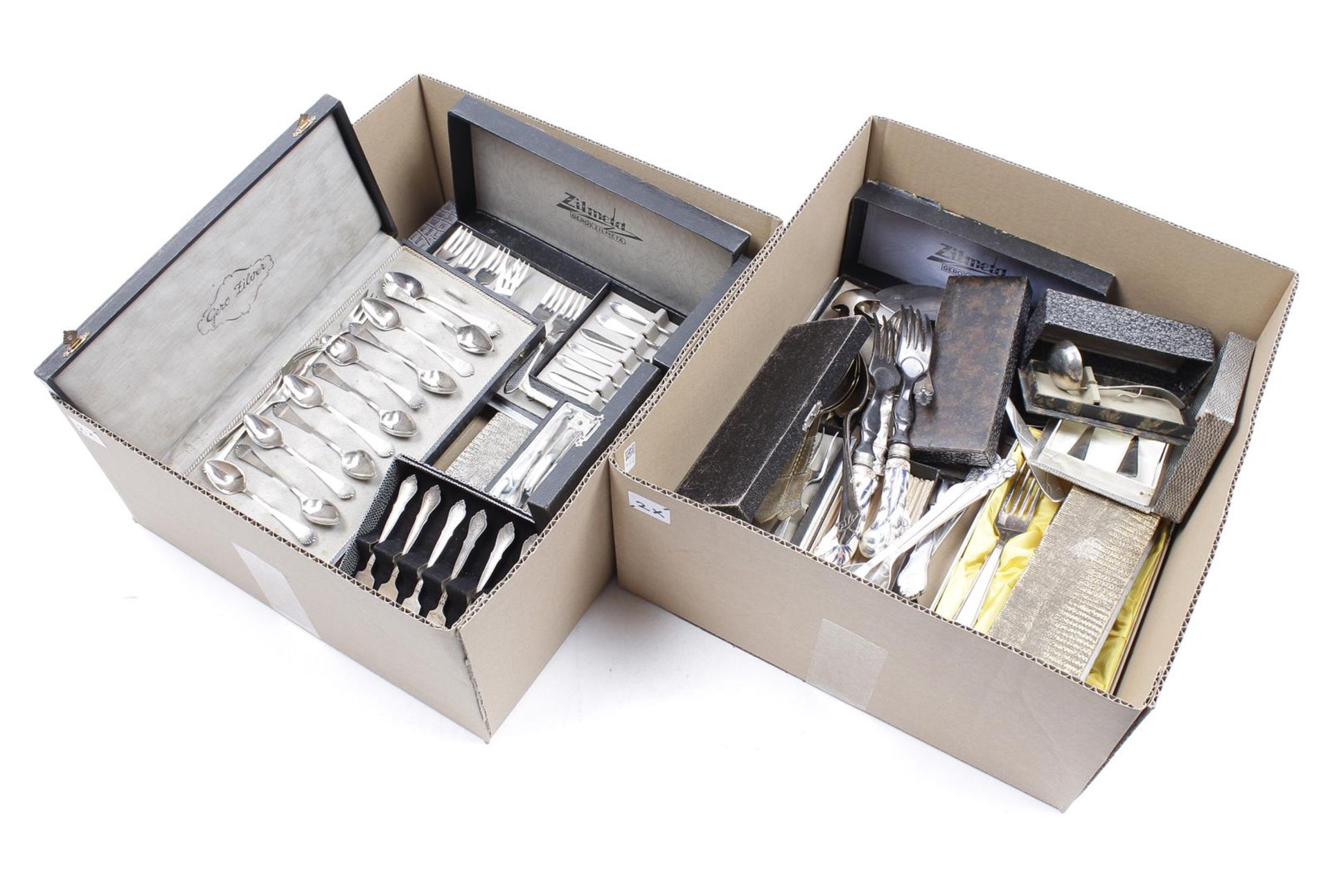 2 boxes with various Gero cutlery