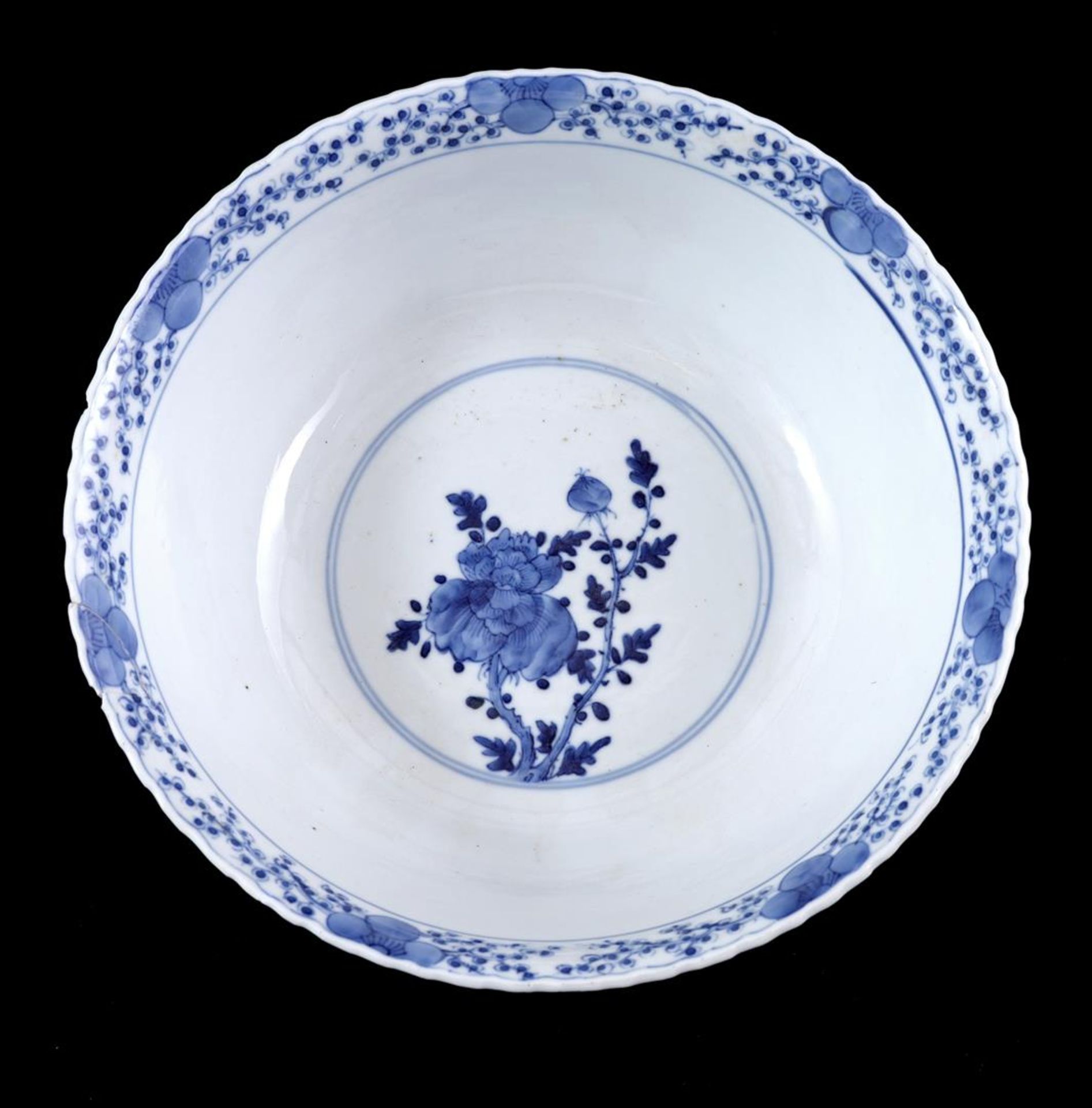 Porcelain bowl with blue decor of landscapes and floral motifs - Bild 2 aus 5