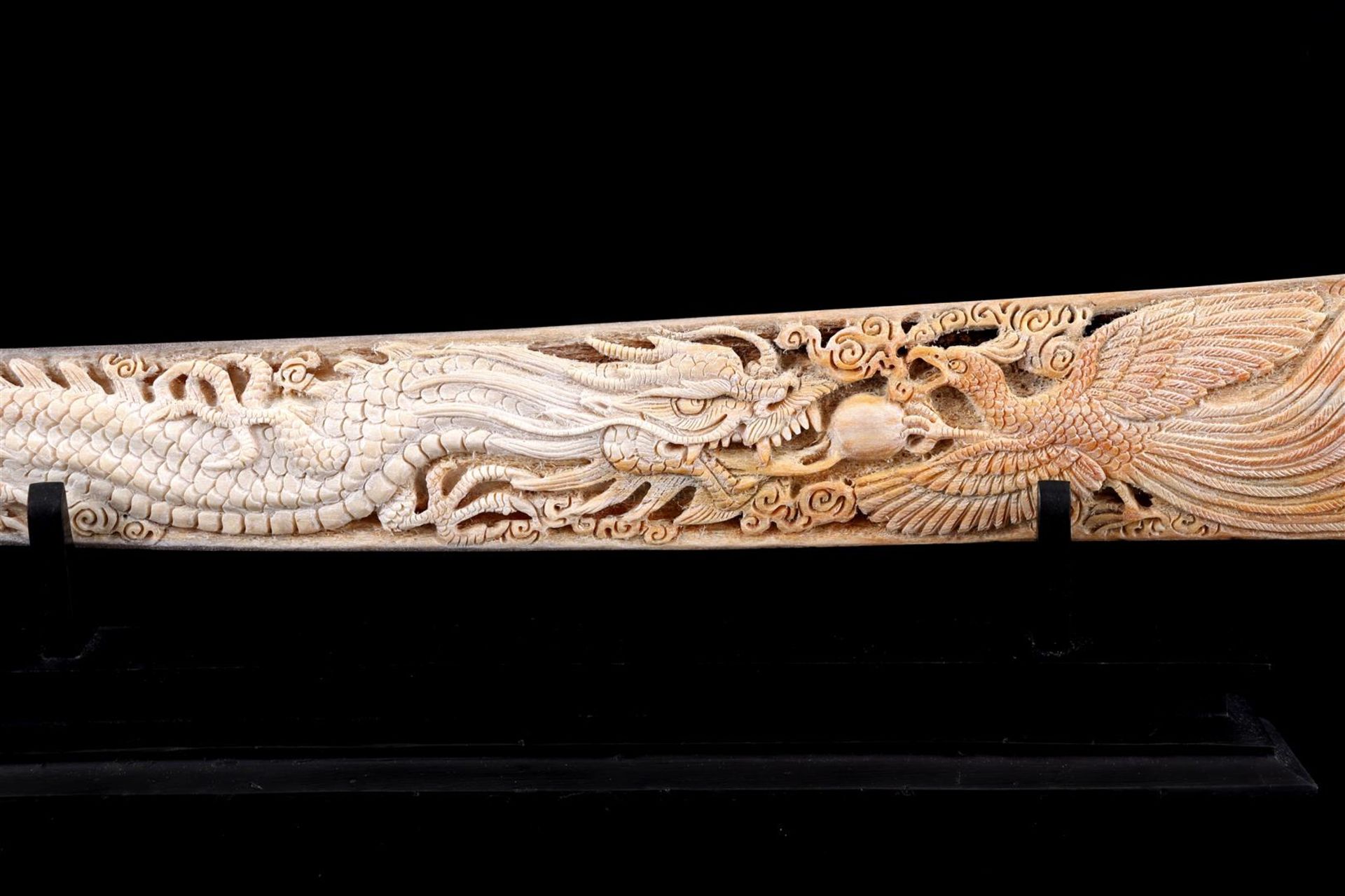 Swordfish tusk with finely hand-carved figure of the dragon - Image 3 of 5