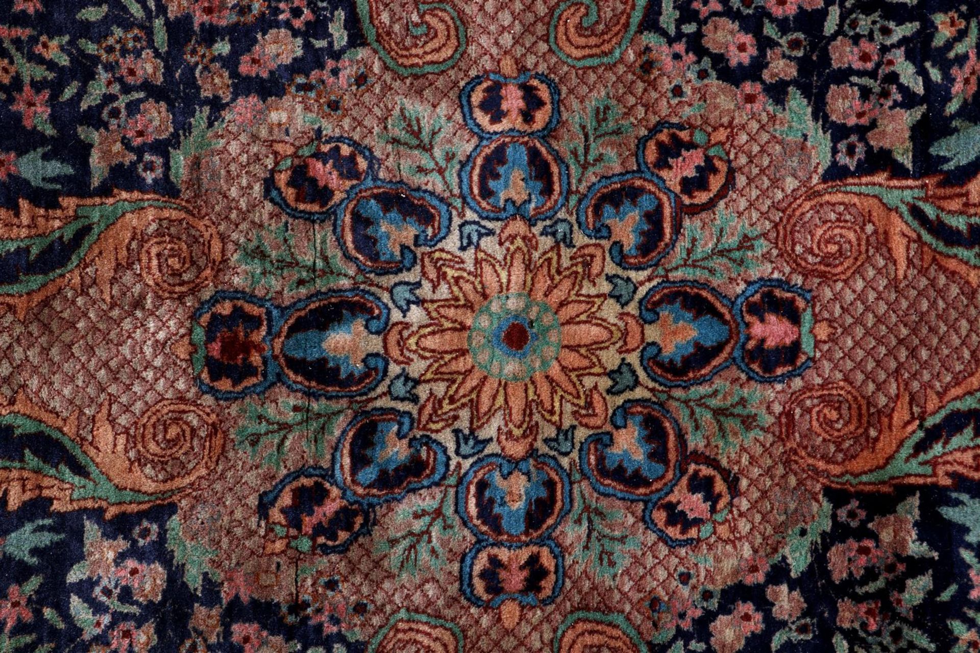 Oriental hand-knotted carpet - Bild 4 aus 4