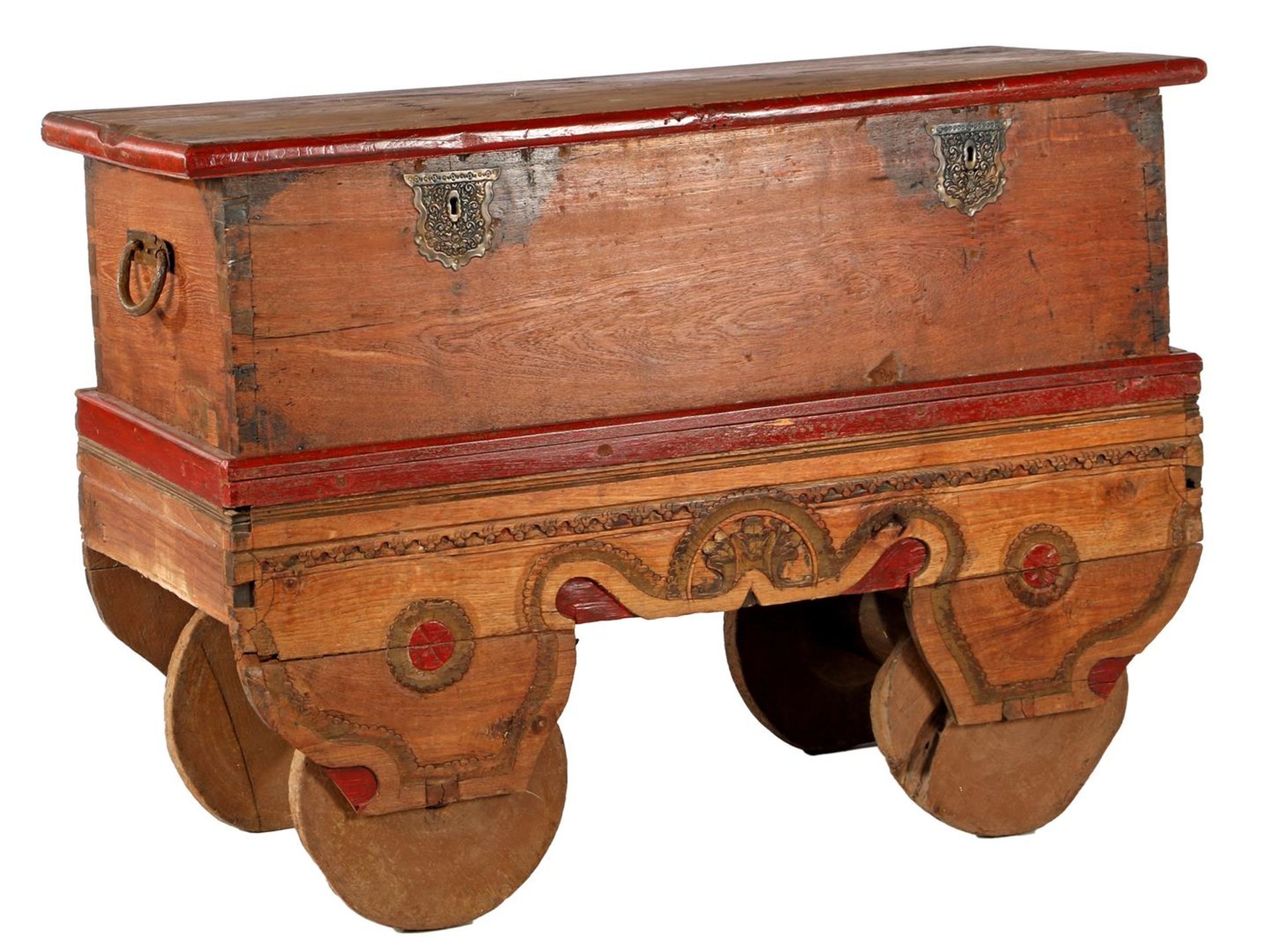 Teak box with stitching and polychrome colours, on wooden wheels