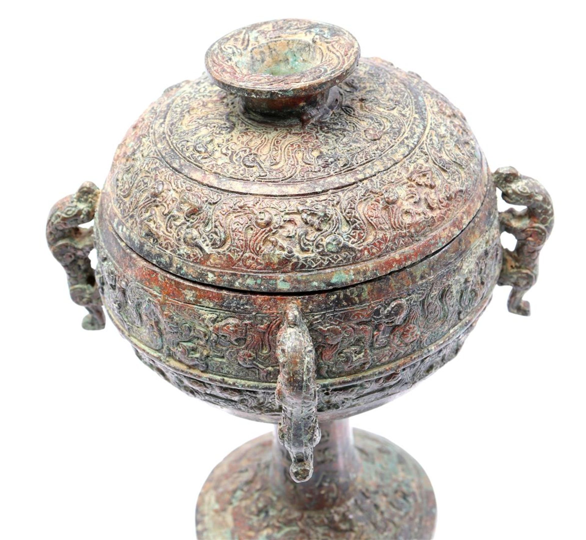 Bronze wine mortar with richly carved decoration and 4 handles - Bild 2 aus 7