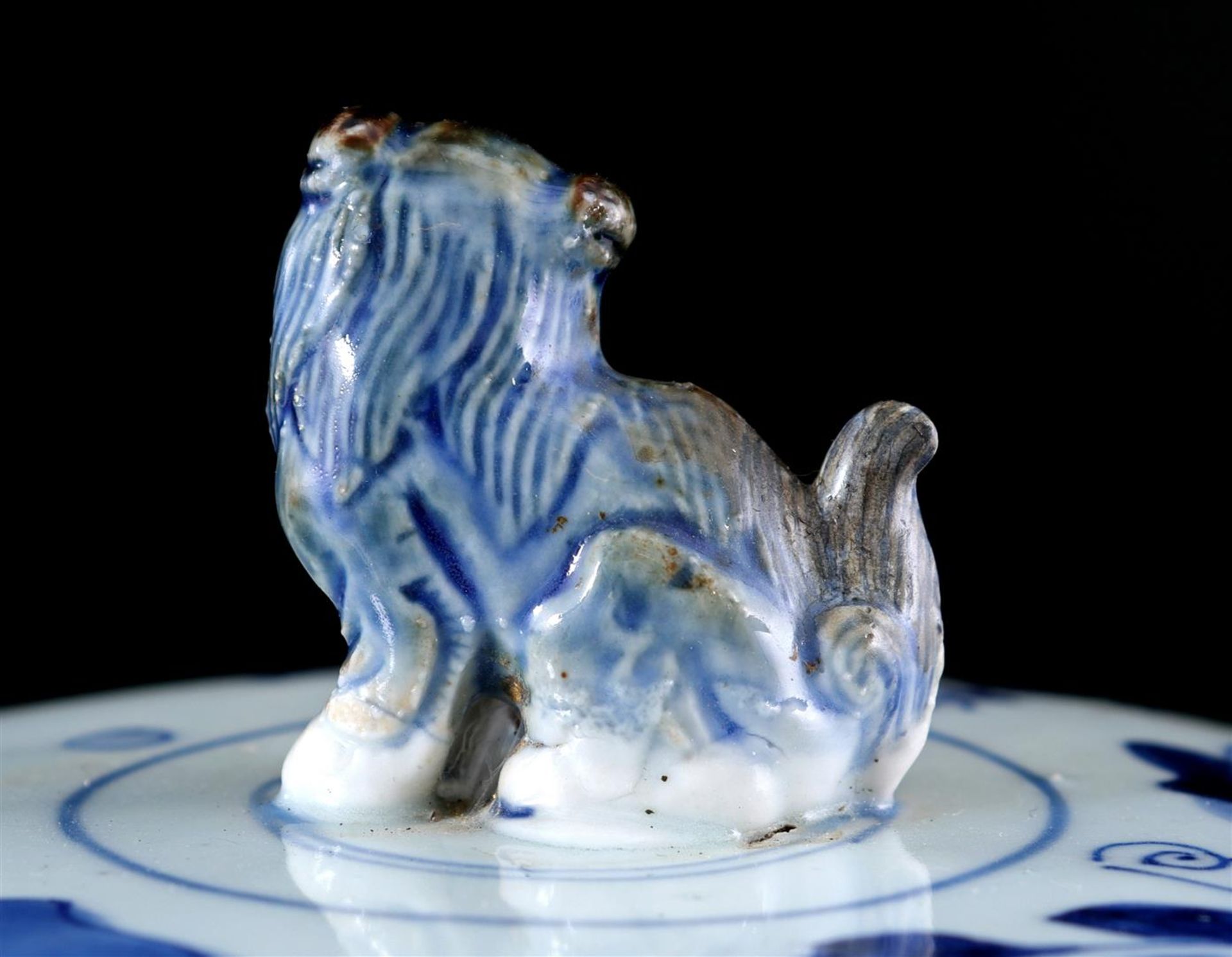 Porcelain vase with lid  - Bild 12 aus 19