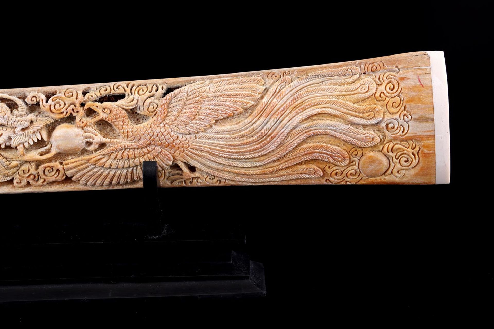 Swordfish tusk with finely hand-carved figure of the dragon - Image 2 of 5