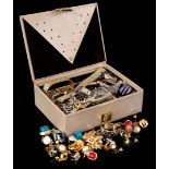 Jewelry box with various bijou