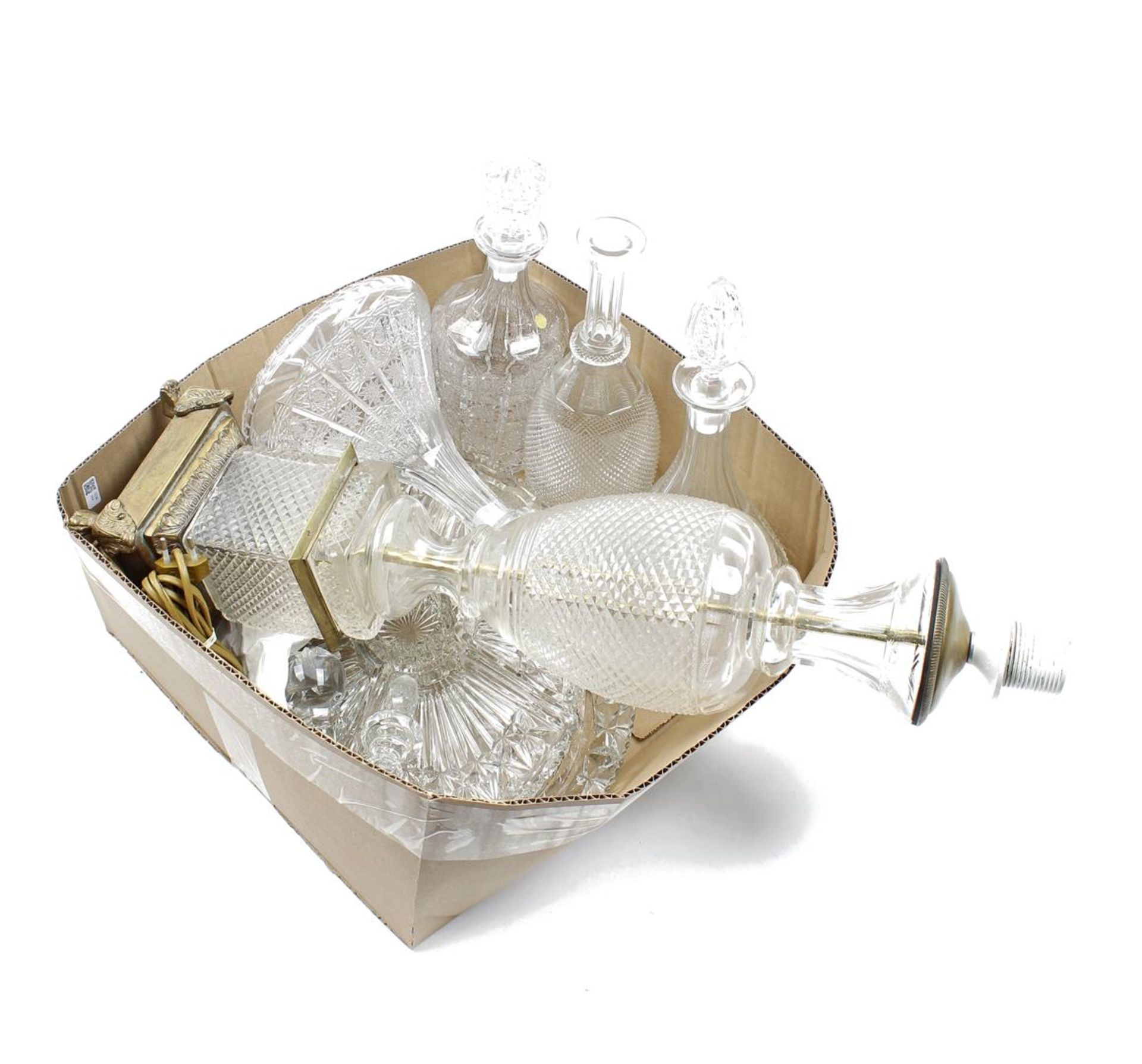 Box with crystal and glass carafes