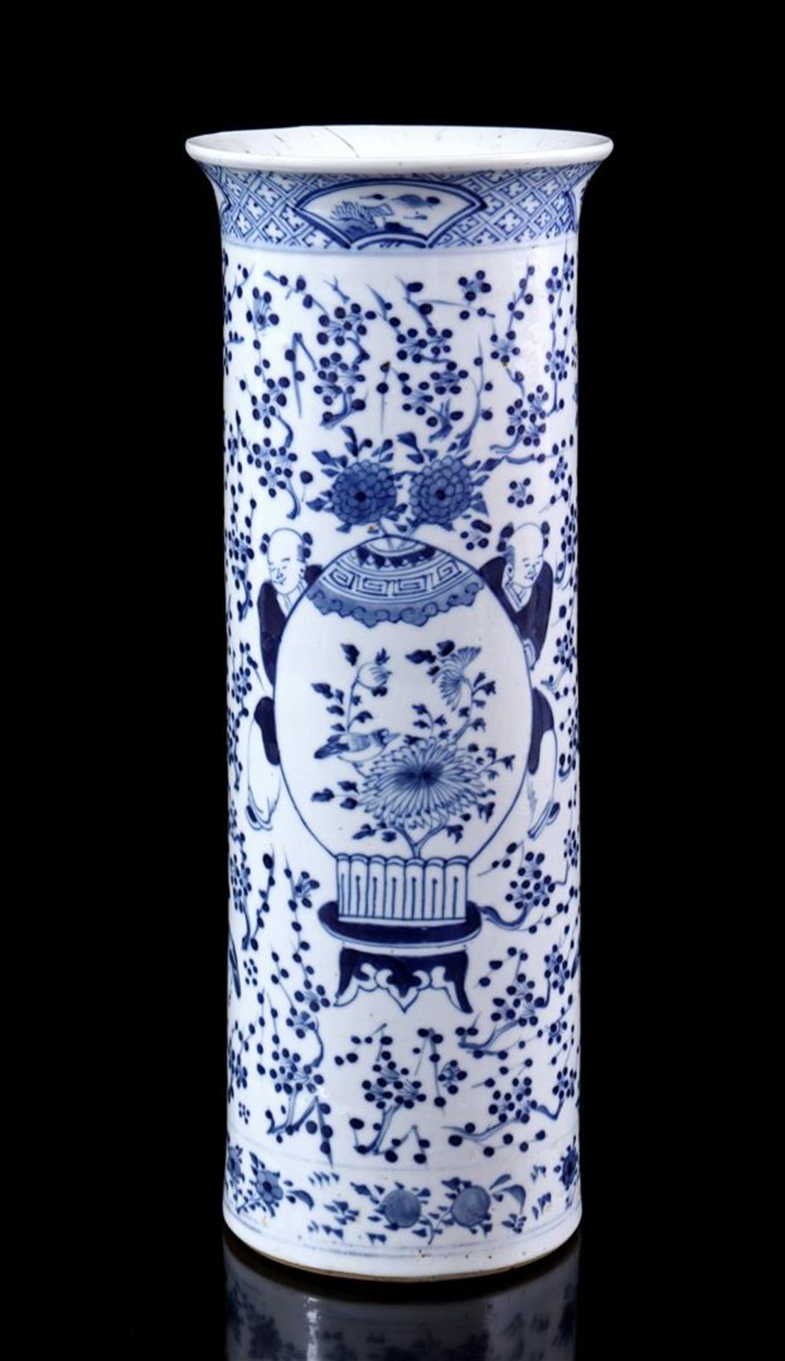 Porcelain roll vase with blue decor, China ca. 1775