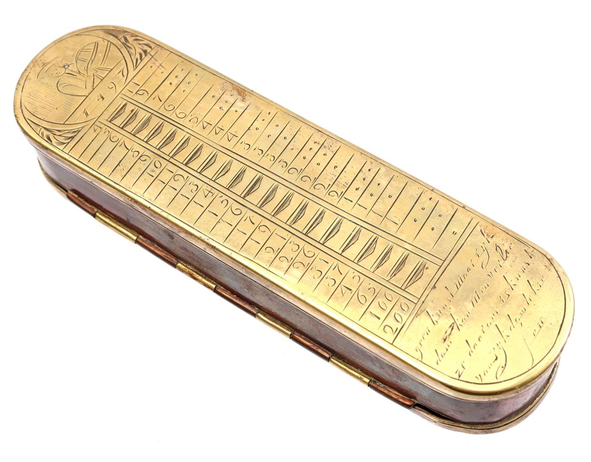 Pieter Holm copper tobacco box with engraving of a calendar  - Bild 3 aus 5