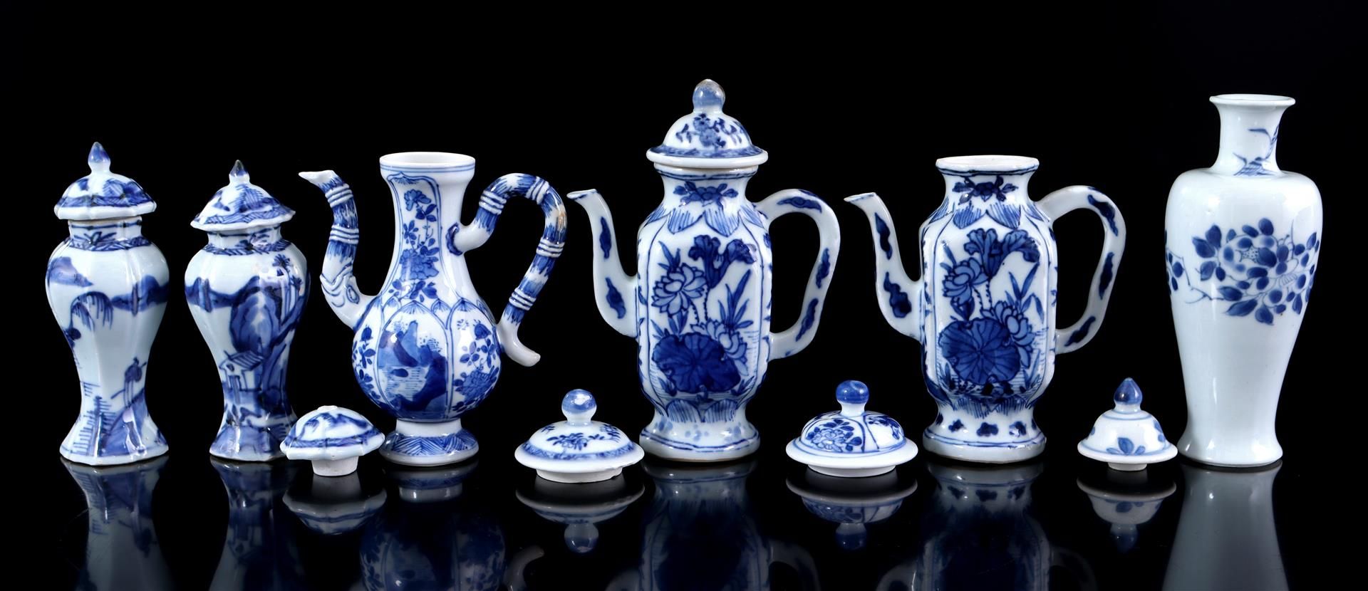 Porcelain miniature jugs, lidded pots and loose lids, China 18th/19th century - Image 4 of 6