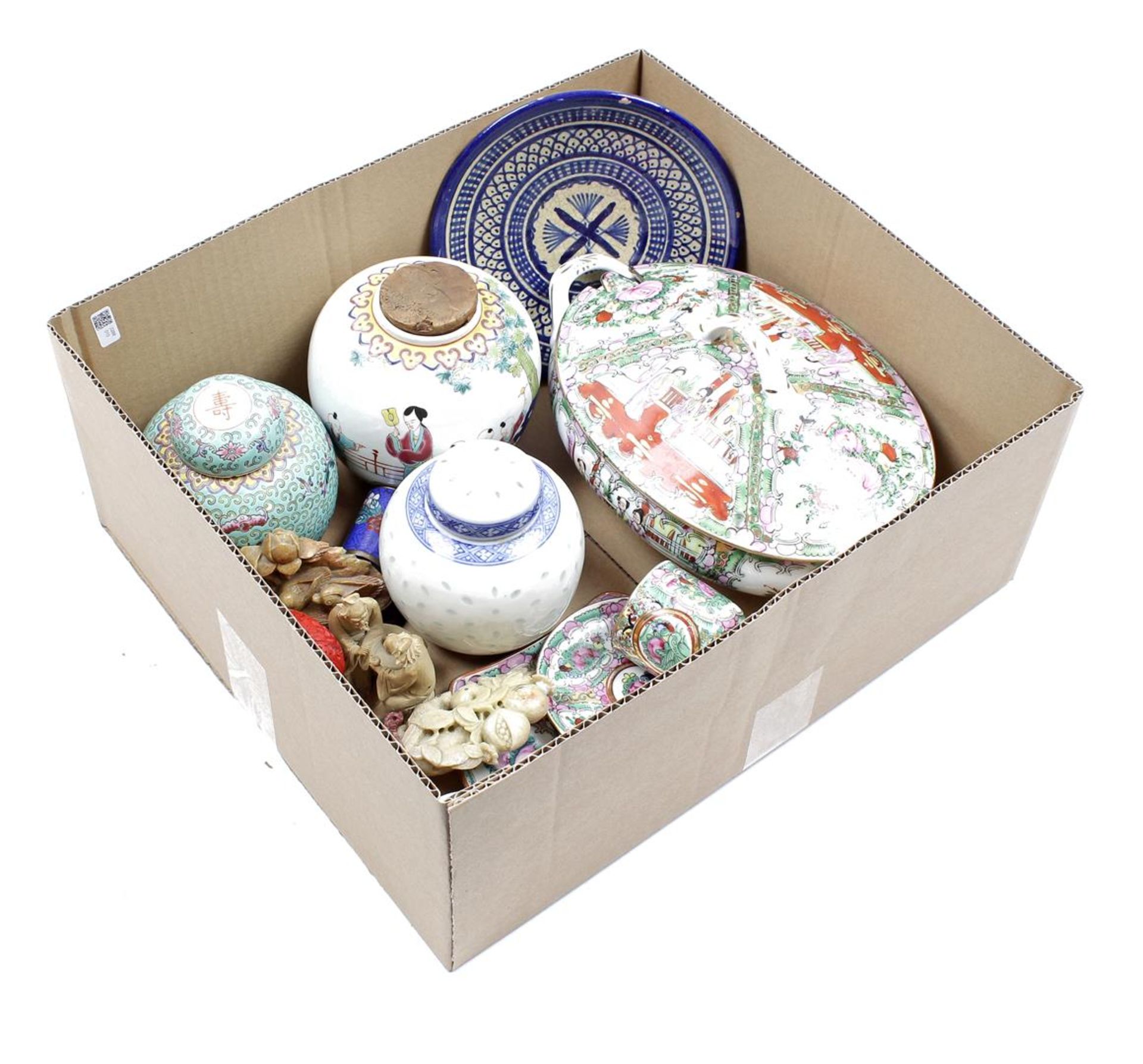 Box with mostly Chinese porcelain