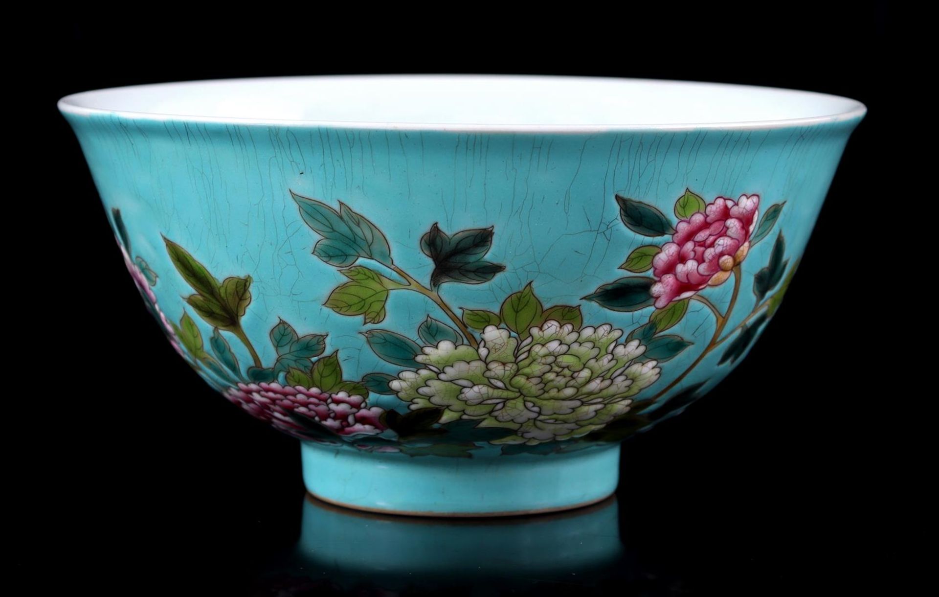 Porcelain Famille Rose bowl 